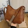 Retro fashion simple temperament wide shoulder strap shoulder bag women's early spring new versatile messenger bag women