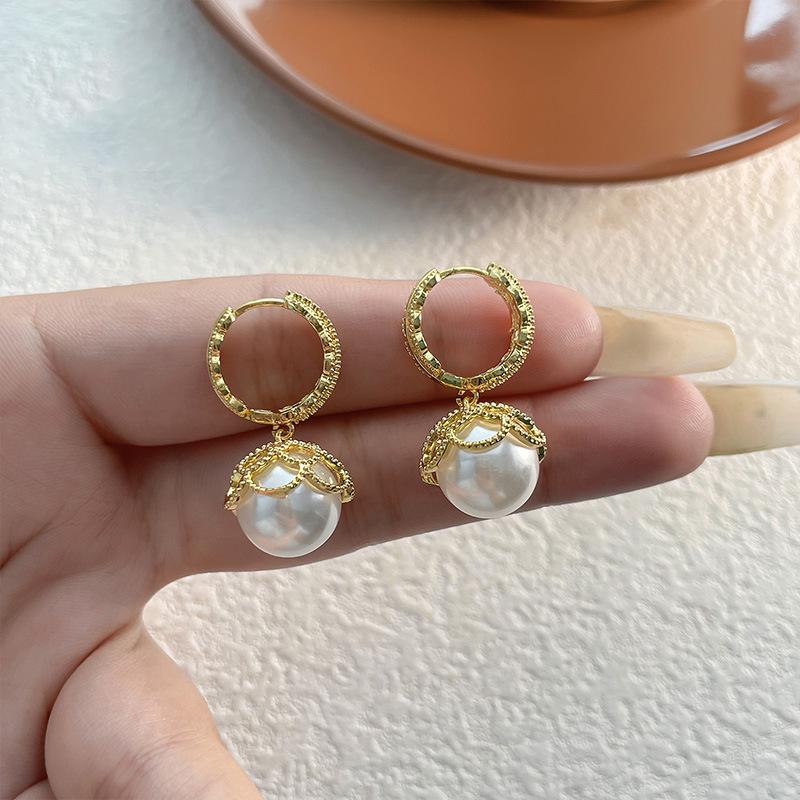 Gold-Plated Zircon Pearl Lace Earrings: French Retro, Versatile, and Luxurious Accessory for Women.