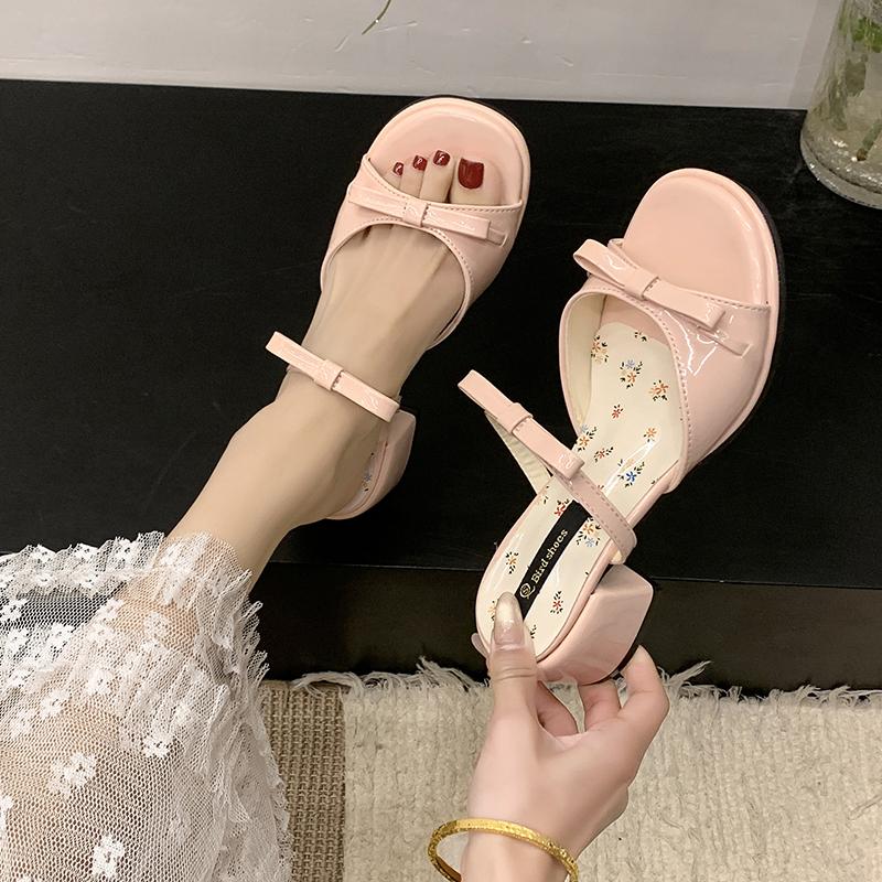 Fashion 2025 New Women's Open-toe Flat Slippers Fashion Outdoor Summer Ladies Slip-on Shoes Versatile Women's Slippers Causal Elegant