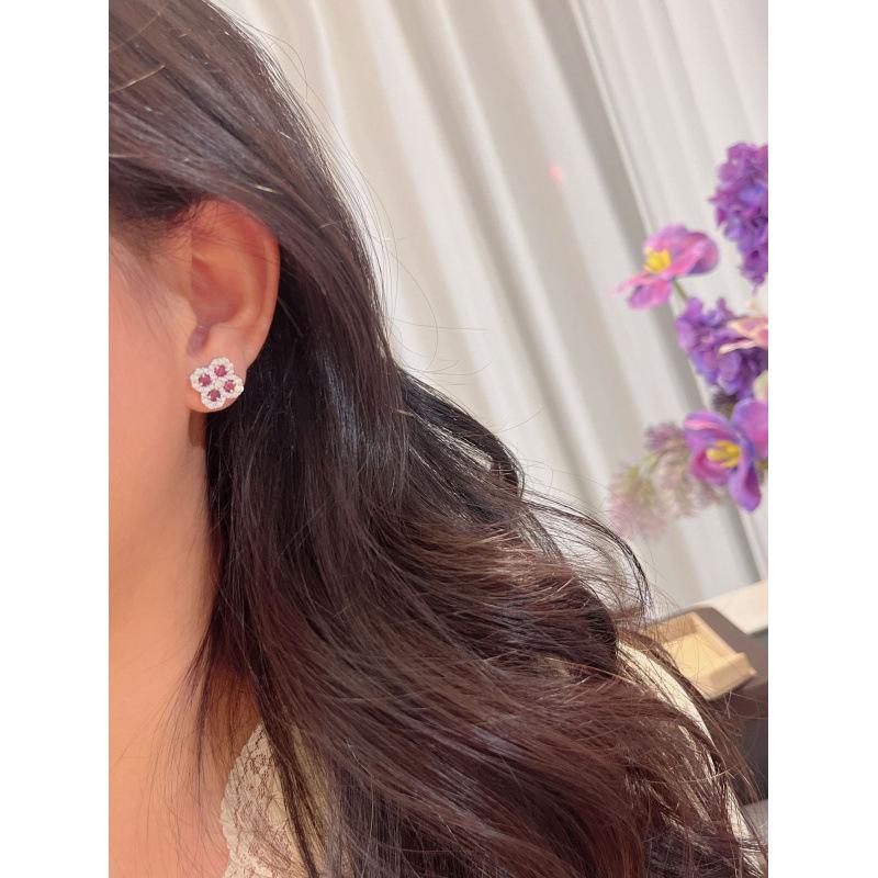 Celebrity Style Full Of Diamonds Four-Leaf Clover Stud Earrings, Women'S Light Luxury Niche Design, Advanced Sense Burst, Exquisite Small Fragrant