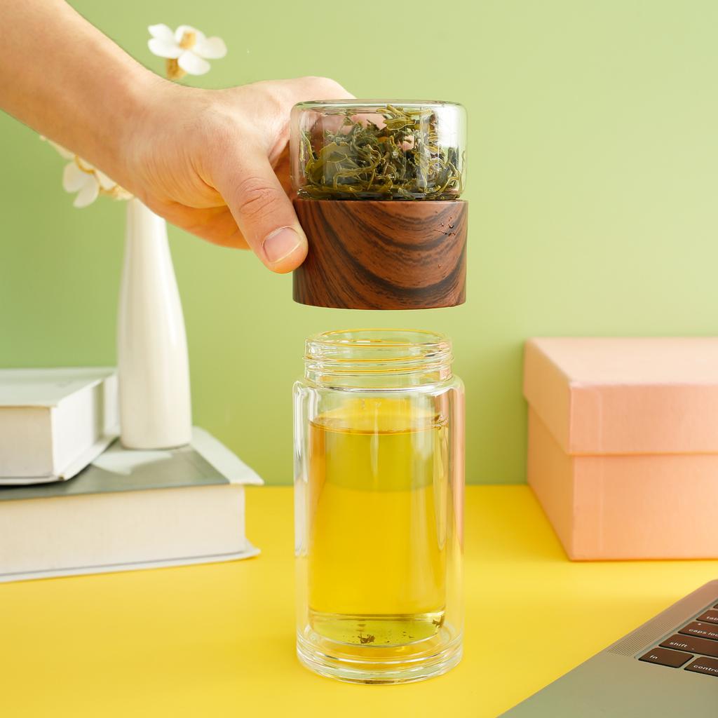 Large Capacity Teapot Water Separation Glass Tea Infuser Bottle Tea Infuser Mug Water Bottle Leakproof Travel Mug with Filter