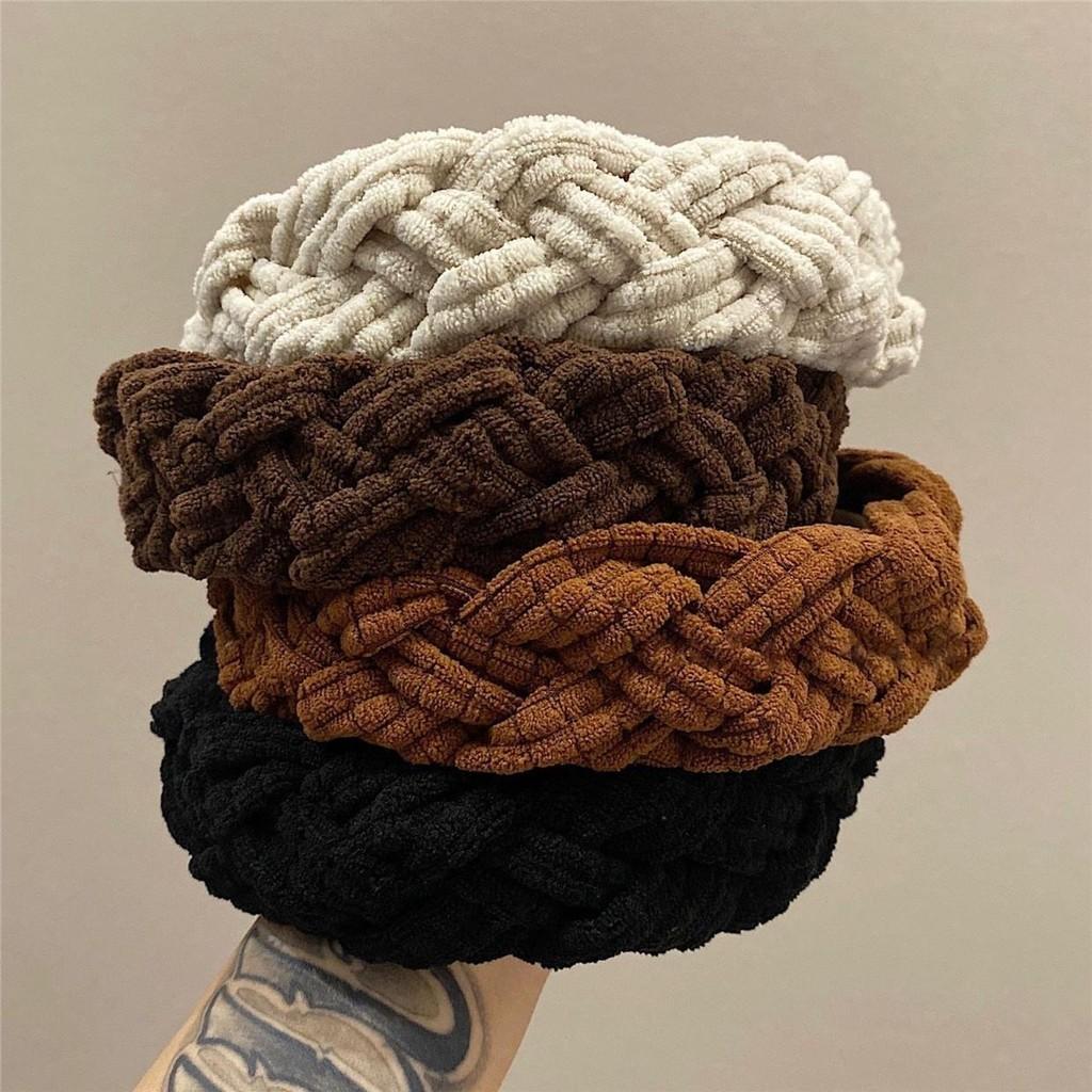 Gemütliche Handgefertigte Plüsch Winter Haarklammer Stirnband in Tiefem Kaffee Fischgrätenmuster