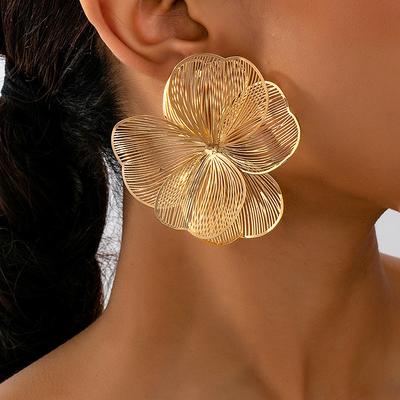 1 Pair Vintage Elegant Metallic Gold Textured Floral Pendant Earrings, Suitable For Women's Daily, Party, Holiday, Gift