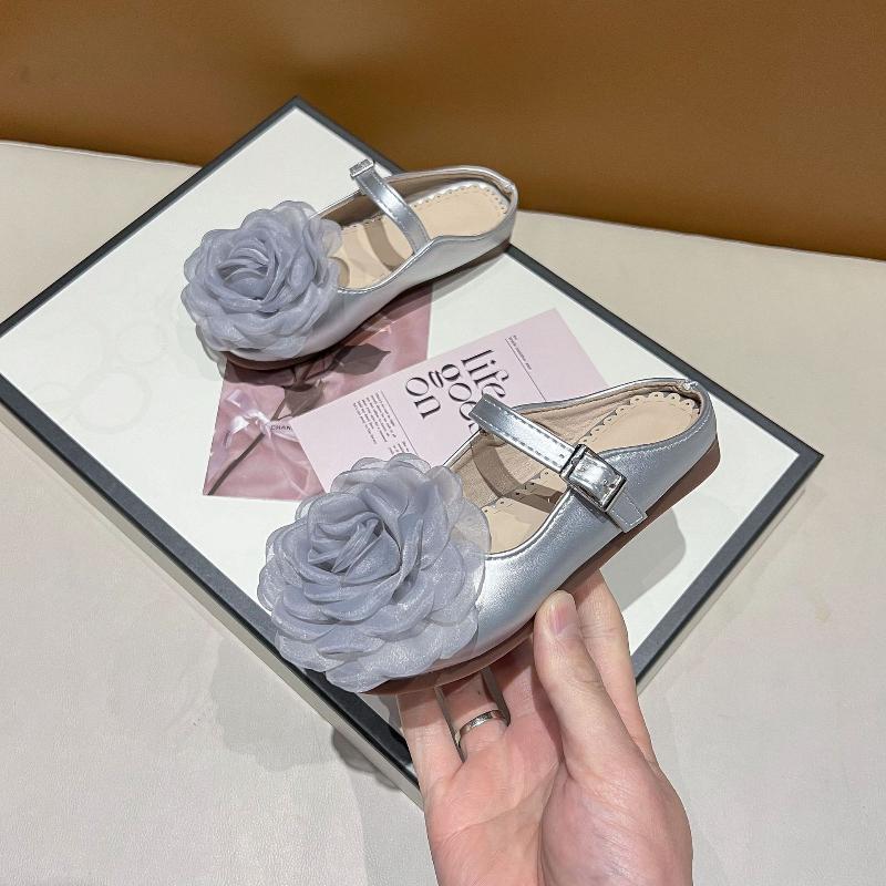 Children's slippers summer new girl shoe soft sole non slip slippers fashion princess slippers flower shoe Versatile kids shoes