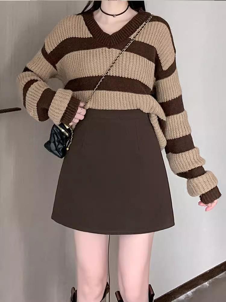 Women's High Waist Black Wool Mini Skirt - A-line, Plus Size, Hip-hugging, Versatile for Autumn/Winter 2025.