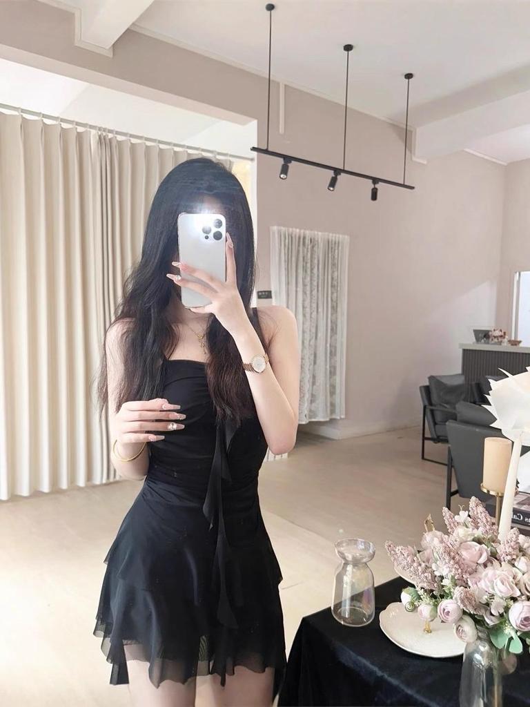 Elegant Black Spaghetti Strap Summer Mini Dress with Ruffle Skirt