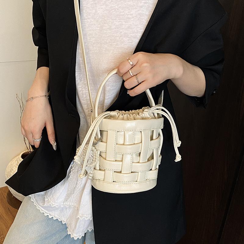 

Женская сумка Новая мода Универсальная сумка-мессенджер Сумка-ведро no pendant белый