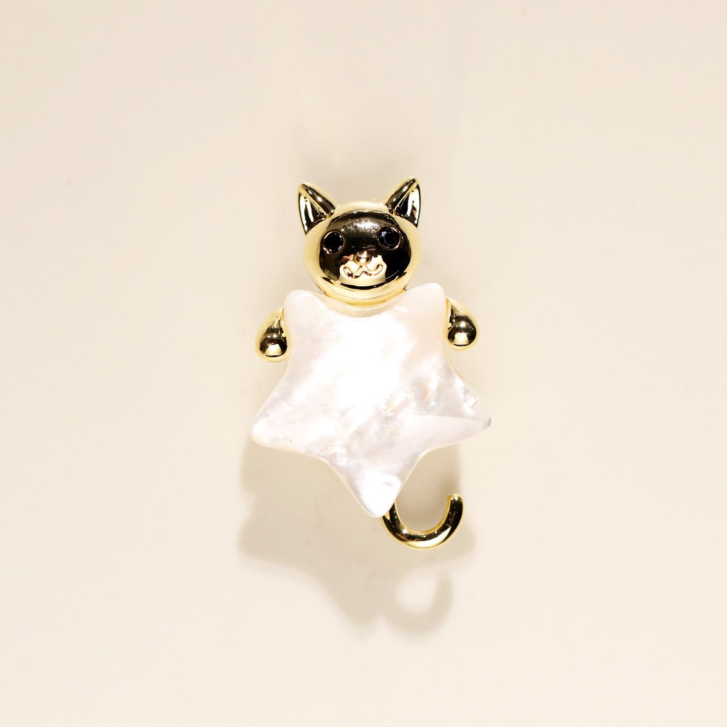 High-End Mother-of-Pearl Star Cat Brooch – Cute Shell Animal Corsage