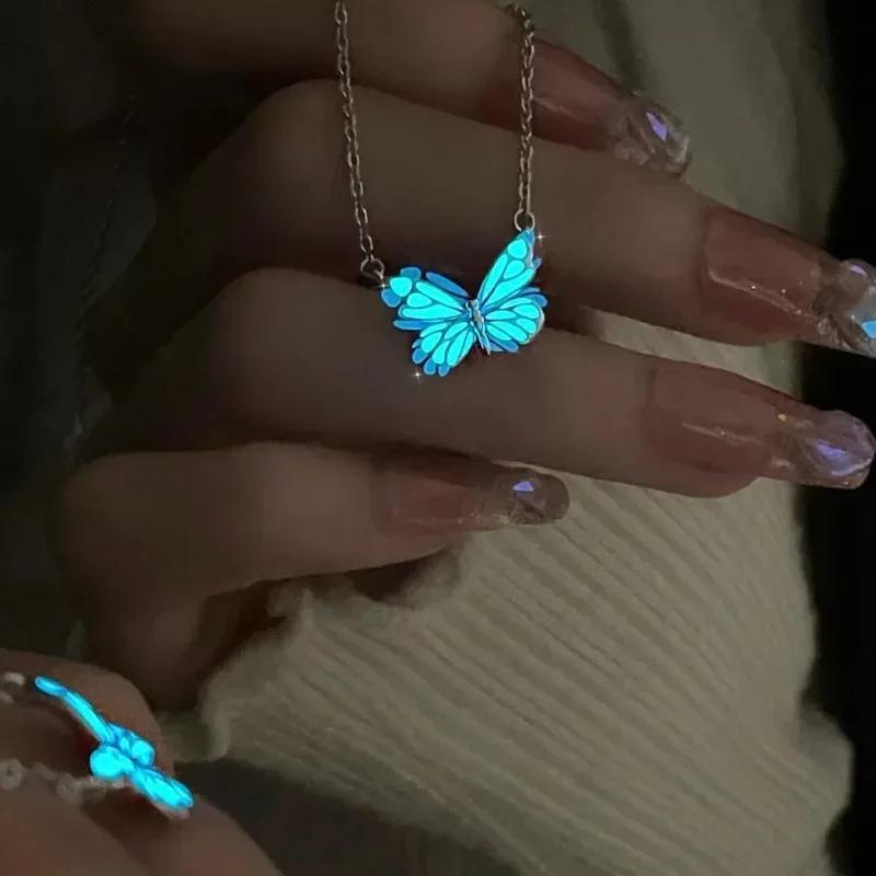 Glow In The Dark Pendant Necklace Bracelet Mermaid Spiral Fashion Jewelry Night Necklace Butterfly Necklace Women Jewelry