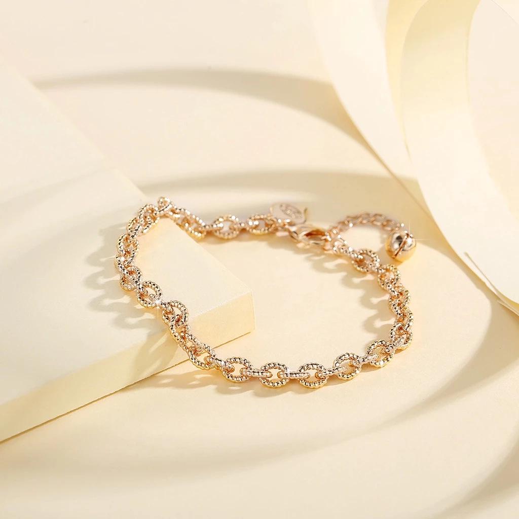 Stylish Cuban Chain Gold-Plated Bracelet - European & American Fashion