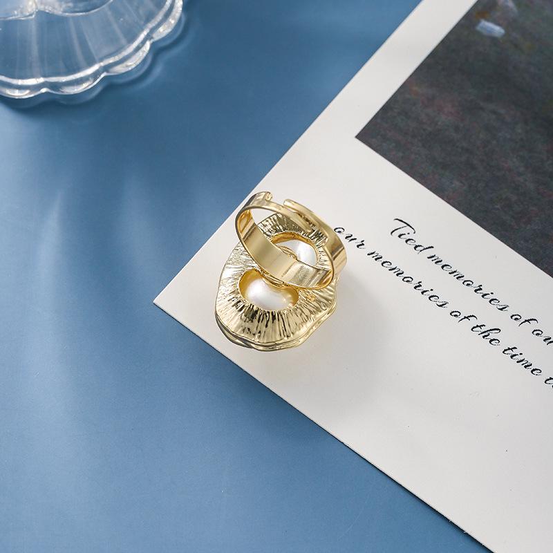 Exaggerated Metallic Texture Irregular Ring with Pearl Inlay