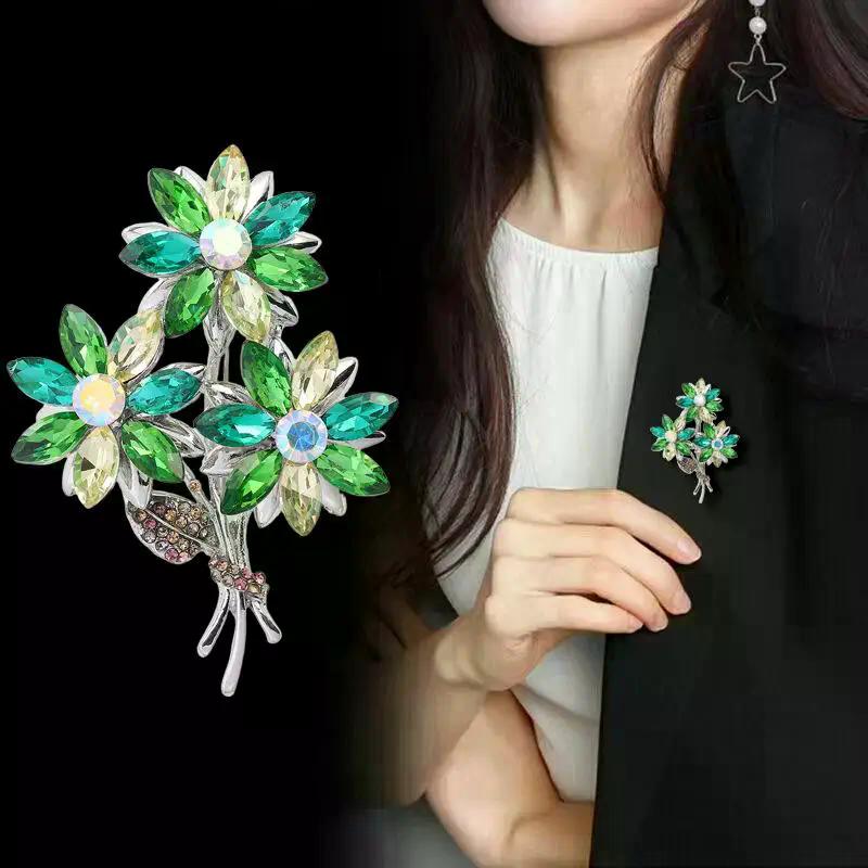 New Fashion Minimalist Rhinestone Crystal Flower Brooch For Women Clothing Jewelry Accessries