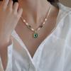 Freshwater Pearl Abalone Pearl Pendant Necklace for Women, Featuring A Light Luxury and Niche Style, with A Horseshoe-shaped Lockbone Chain.