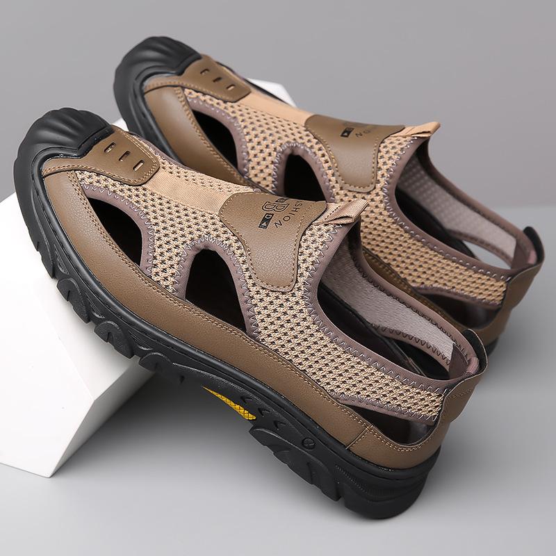 Sandals soft sole summer new hollow hole cool leather shoes men's casual beach shoes men 2025