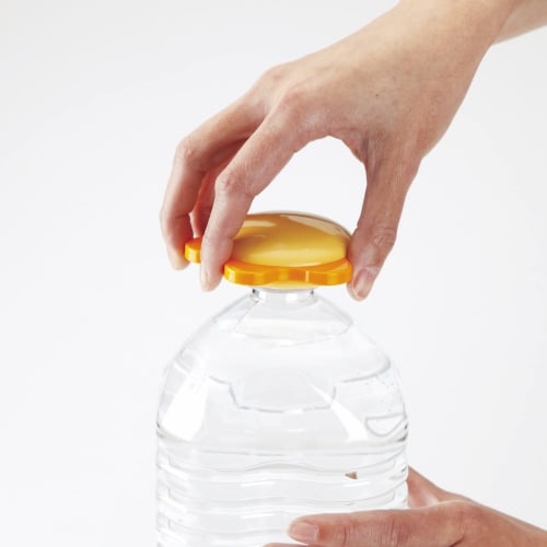Kai Corporation KAI Plastic Bottle Opener Lid Cap Compatible with 30-32mm Magnet Paste Storage KAI KITCHIN Made in Japan DH8141