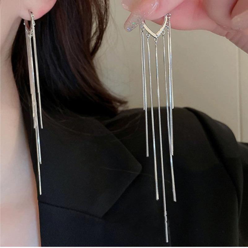 Tide Metal Fringed Earrings, High-end Temperament, Long Stud Earrings, Women's Exaggerated Earrings.