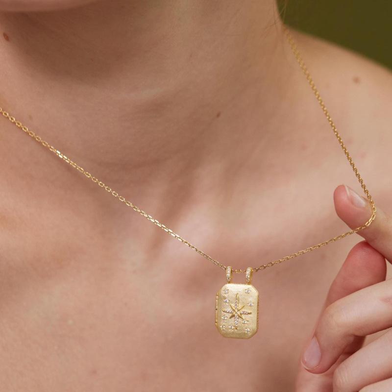 Leichter Luxus Goldkette Quadratisch Tarotkarte Foto Box Halskette Nische Kann geöffnet und geschlossen werden um Fotos hineinzulegen Gedenkstil Persönlichkeit