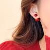 Steel needle pearl, a pair of earrings, New Year's red, retro simple stud earrings, high-end versatile temperament earrings.
