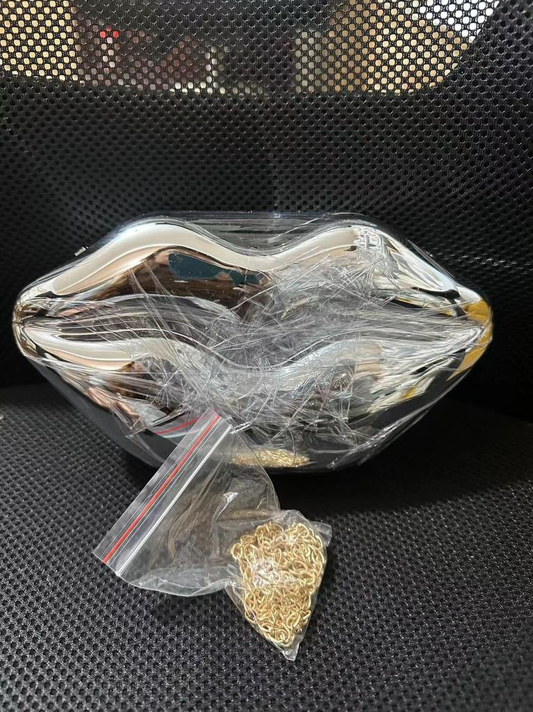 Bolso de Mano con Labios Dorados para Mujer Bolso de Hombro de Cadena Acrílica de Alta Calidad para Señoras Bolso de Noche Forma de Labios Cartera