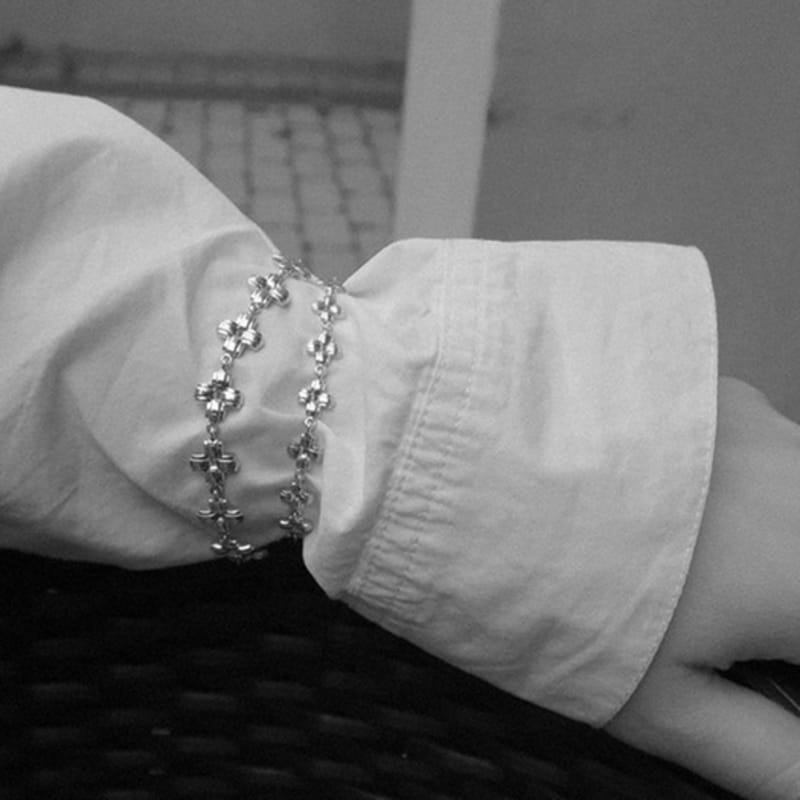 

mahogani LAYERED CROSS CHAIN BRACELET 210mm