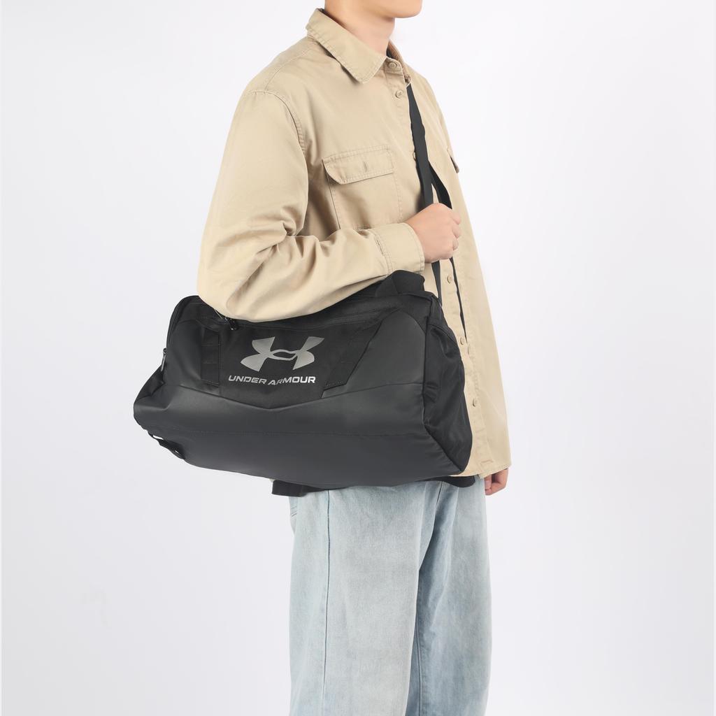 New Under Armour Polyester Sports Bag, Travel Bag, Crossbody Bag, Gym Bag Regular Unisex Black 1369221-001