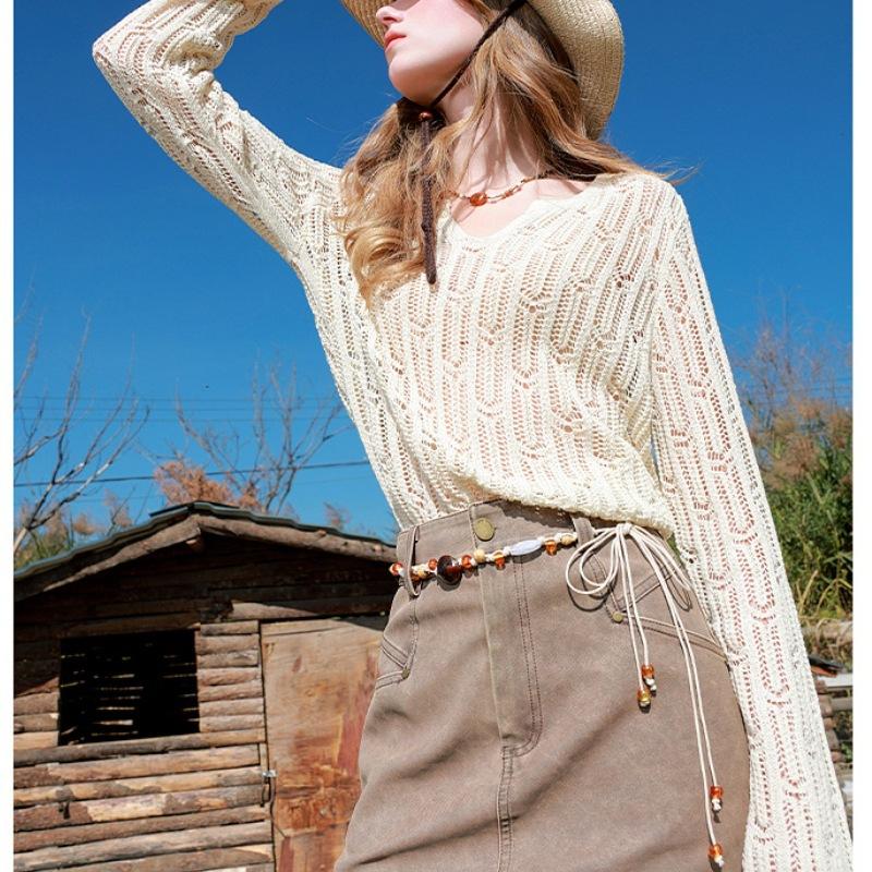 

Solid color hollow V-neck loose and lazy summer new top women s pullover design knitted sweater outer wear average size 54-46 брудно-білий