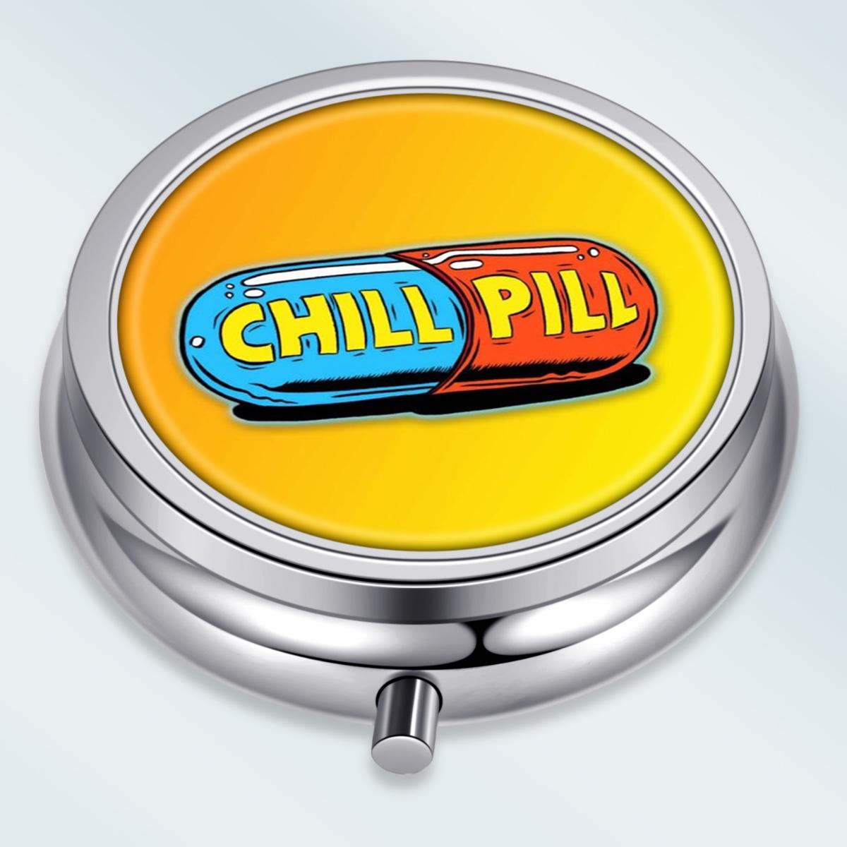 

Portable Pill Box with 3 Compartments, Mini Metal Medicine Organizer Case, Cute Printed Pill Container for Vitamins, Pills, Jewelry, Travel, Daily Use разноцветный