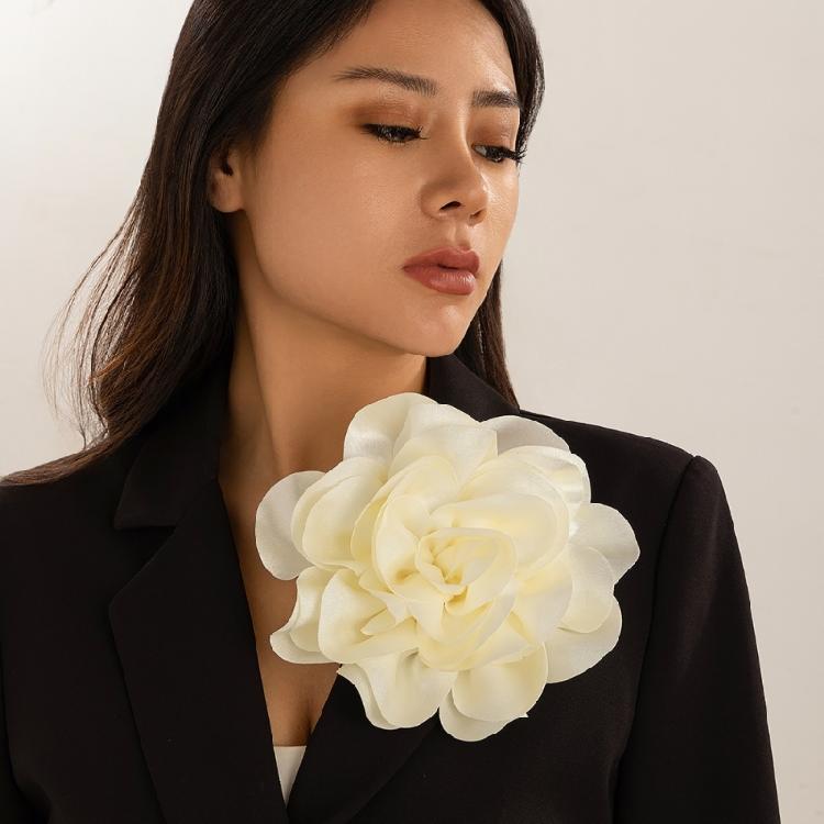 Fashionable Flower Brooch Dinner Party Rose Boutonniere for Special Gatherings
