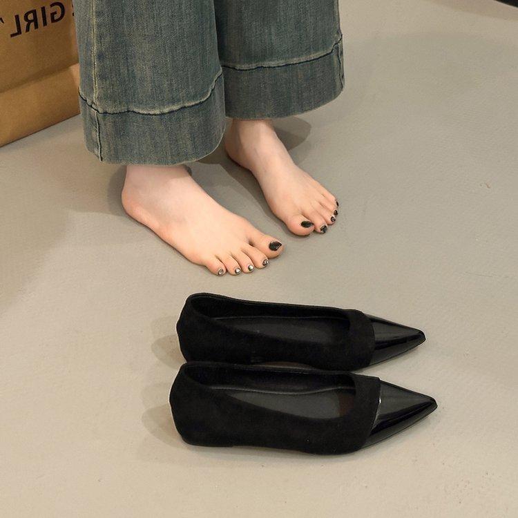 

Inner height increase shallow mouth pointed single shoes women s 2025 new spring French suede gentle fairy wind flat beanie shoes 35