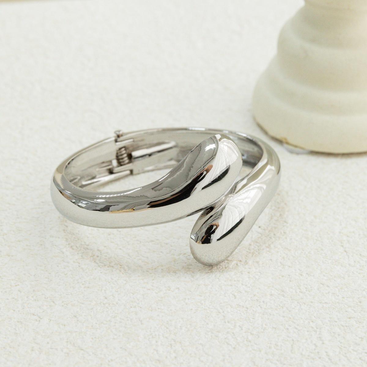 

Hot Sale Irregular Wide Bangles Minimalist Alloy Gold Color Bracelets For Women Accessories Fashion Jewellery Party Gift
