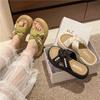2025 Sommer neue französische Strand coole Hausschuhe tragen dicksohlige feenhafte höhenvergrößernde Damenschuhe Perle Ein-Wort-Zehenschuhe