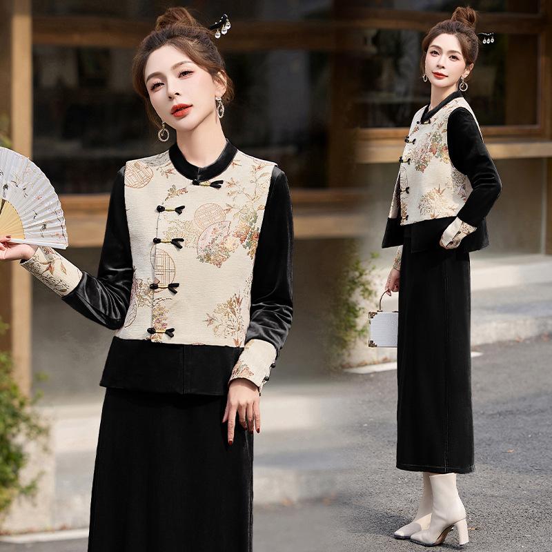 

В этом году ретро вышивка дзен тройка, полный комплект носки из золотого вельвета с пряжками. XXXL