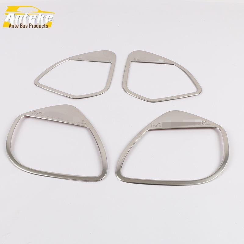 

Compatible with 16 Malibu XL models, this bright stainless steel speaker cover features a decorative ring and stylish frame.