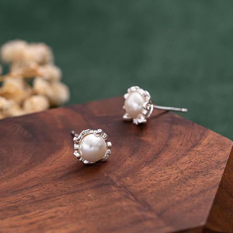 JMXD-Trend Simple Classical Ethnic Style Imitation Pearl Flower Stud Earrings for Women