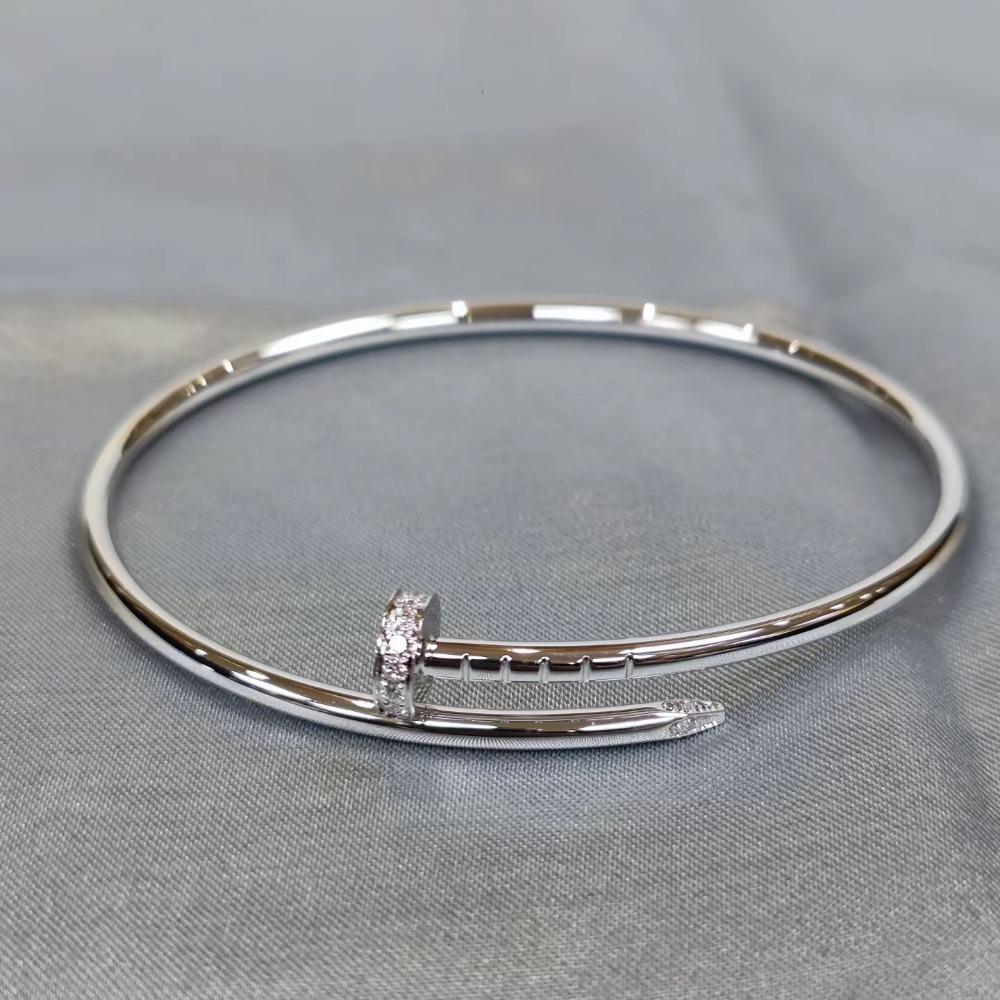 V Złoto Wersja Wysoka Klasyczny Gwoźdź Główka i Ogon z Diamentami Bransoletka dla Pary Grubo Platerowana 18K Różowe Złoto Lekki Luksus