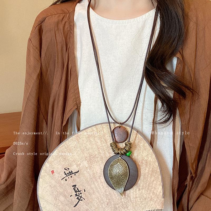Women's Zen Retro Feather Necklace - Ethnic Layered Beaded Clavicle Chain, Long Bohemian Style