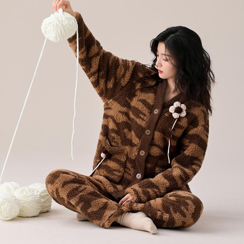 

Pajamas Women S Winter Coral Fleece Thickened Fleece Autumn And Winter Flannel Can Be Worn Outside Loungewear 2XL