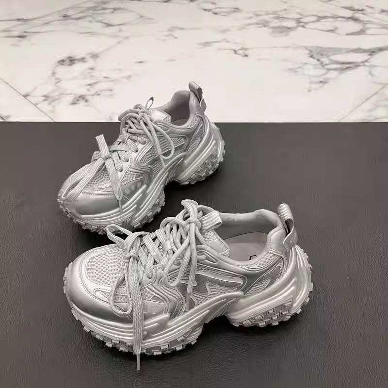 2025 catwalk dad shoes women's ins trendy retro old breathable thick sole heightening dirty fried street sneakers women