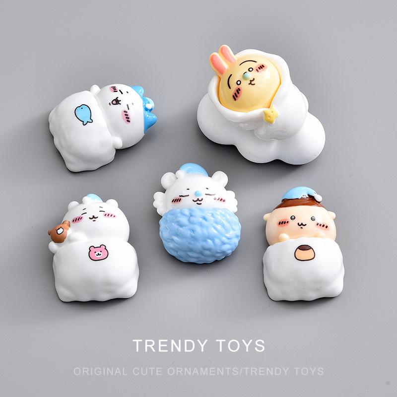 Jiyi Resin Desk Ornaments – Kawaii Usagi Hachiware Sleeping Mini Figures – Cute Shelf Car Decoration Accessories Gift Idea