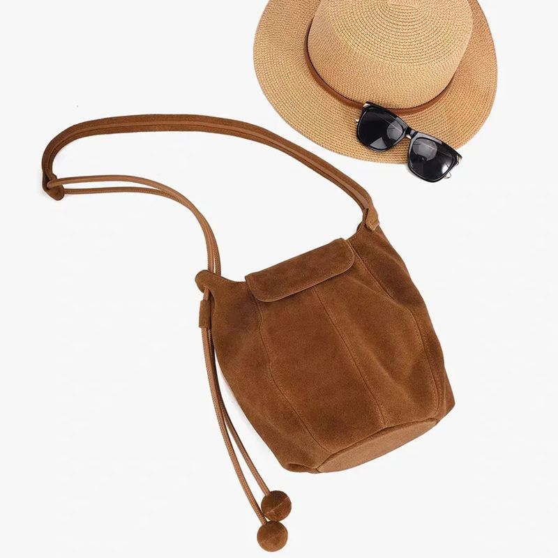 2025 New Nubuck Suede Bucket Bag Pumpkin Bag Women's Advanced Niche Design One Shoulder Armpit Bucket Bag