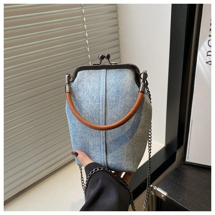 2025 new denim literary large-capacity chain lock vertical portable messenger mobile phone bag