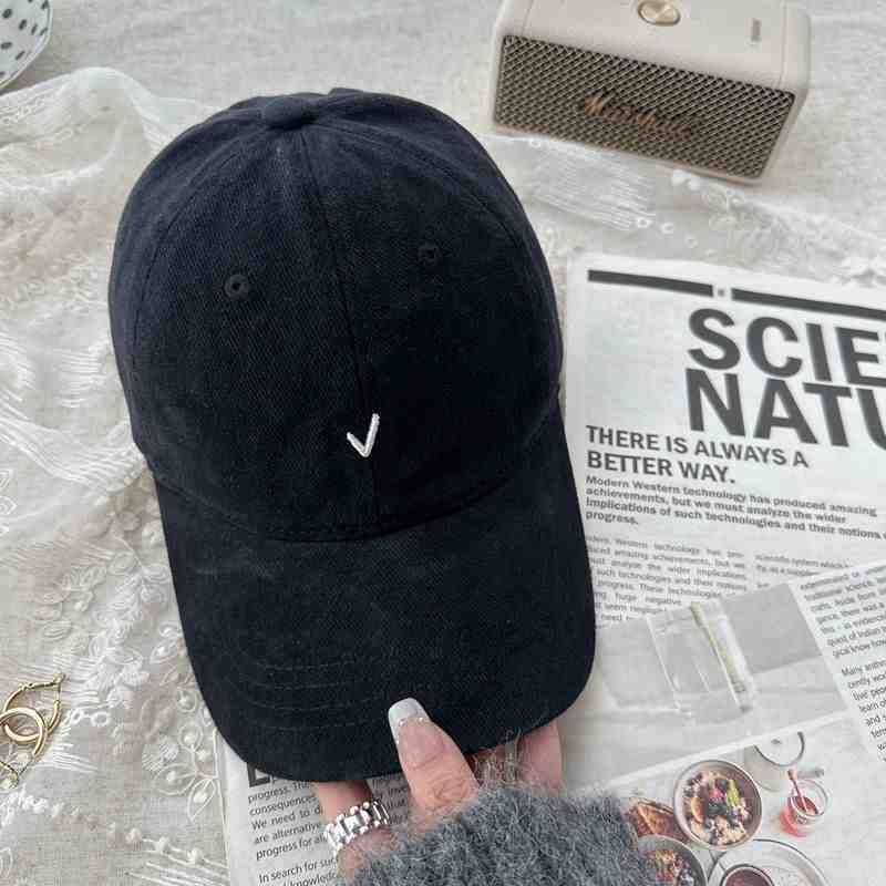 New Vintage Washable Cotton Baseball Cap Unisex Face Slimming Wide Brim Embroidered Duckbill Cap Simple Design