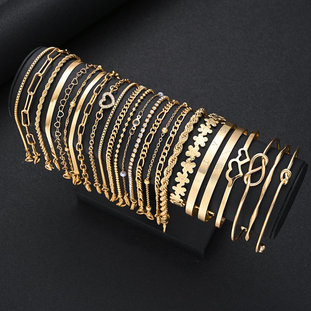 25 Stück/Set Personalisierter Multi-Element-Armreif mit dicker Linie, goldfarben, Herz, Perle, Zirkon, für Damen, täglicher Schmuck 2026