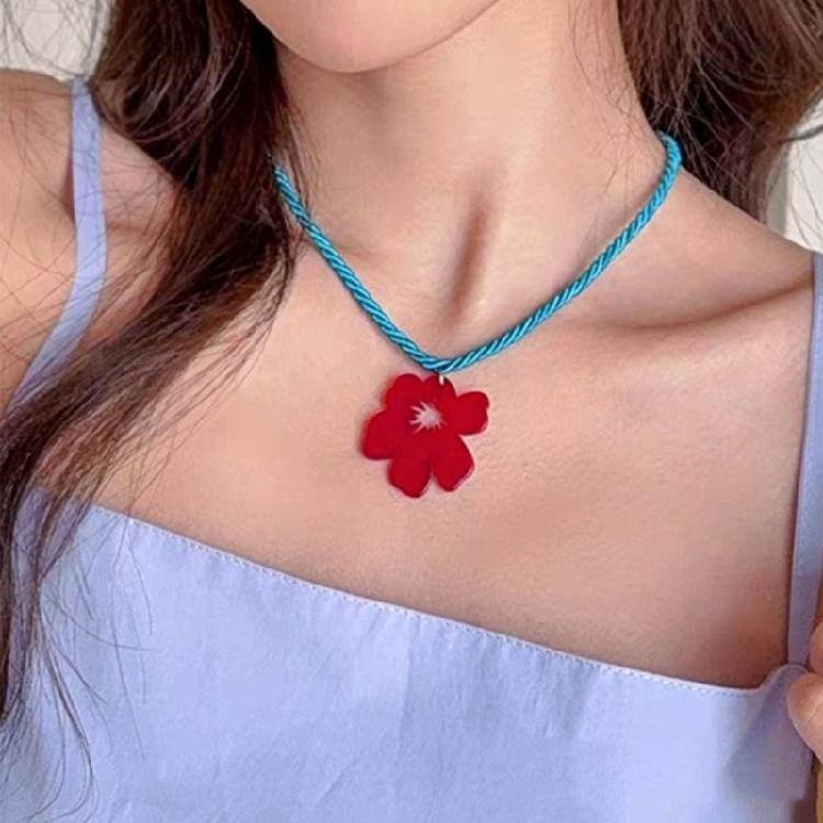 Fashionable Blossoms Pendant Necklace In Sturdy Cord Acrylic Materials With Adjustable Chain for Versatile Styling