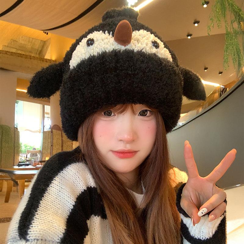 

Japanese cute little penguin plush hat female thickened warm ear protection versatile face small knitted pullover hat M（56-58cm） чорний