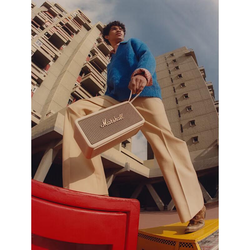 Marshall Middleton Portable Bluetooth Speaker