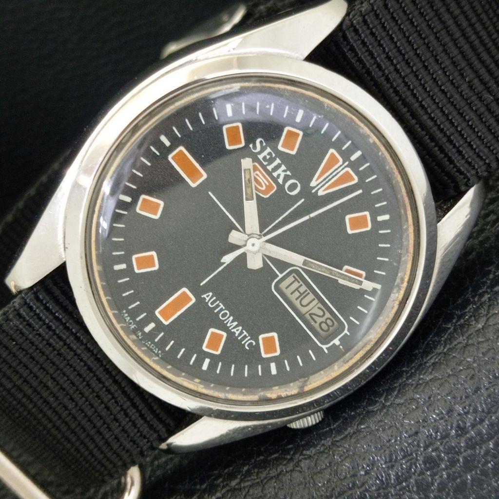 

JAPAN VINTAGE SEIKO 5 AUTOMATIC 7009A MENS BLACK COLOR DIAL WATCH a702111-5 R208-a702111