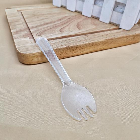 Square Transparent Disposable Dessert Cup - Perfect for Pudding, Jelly, Mousse, and Ice Cream.