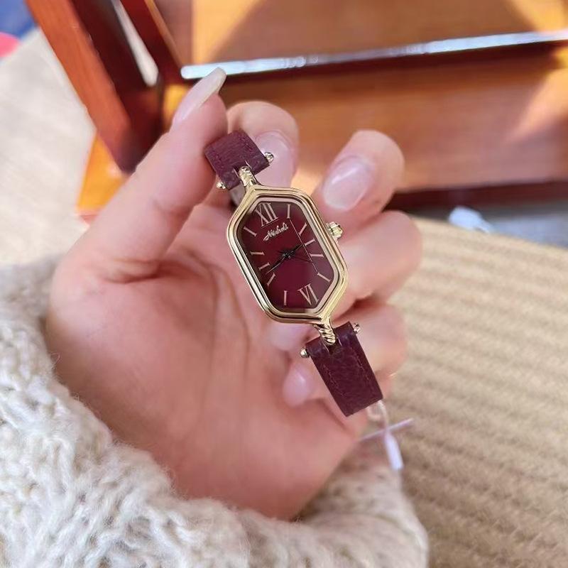 Niche light luxury belt women s watch retro feeling small square women s watch medium antique angora red