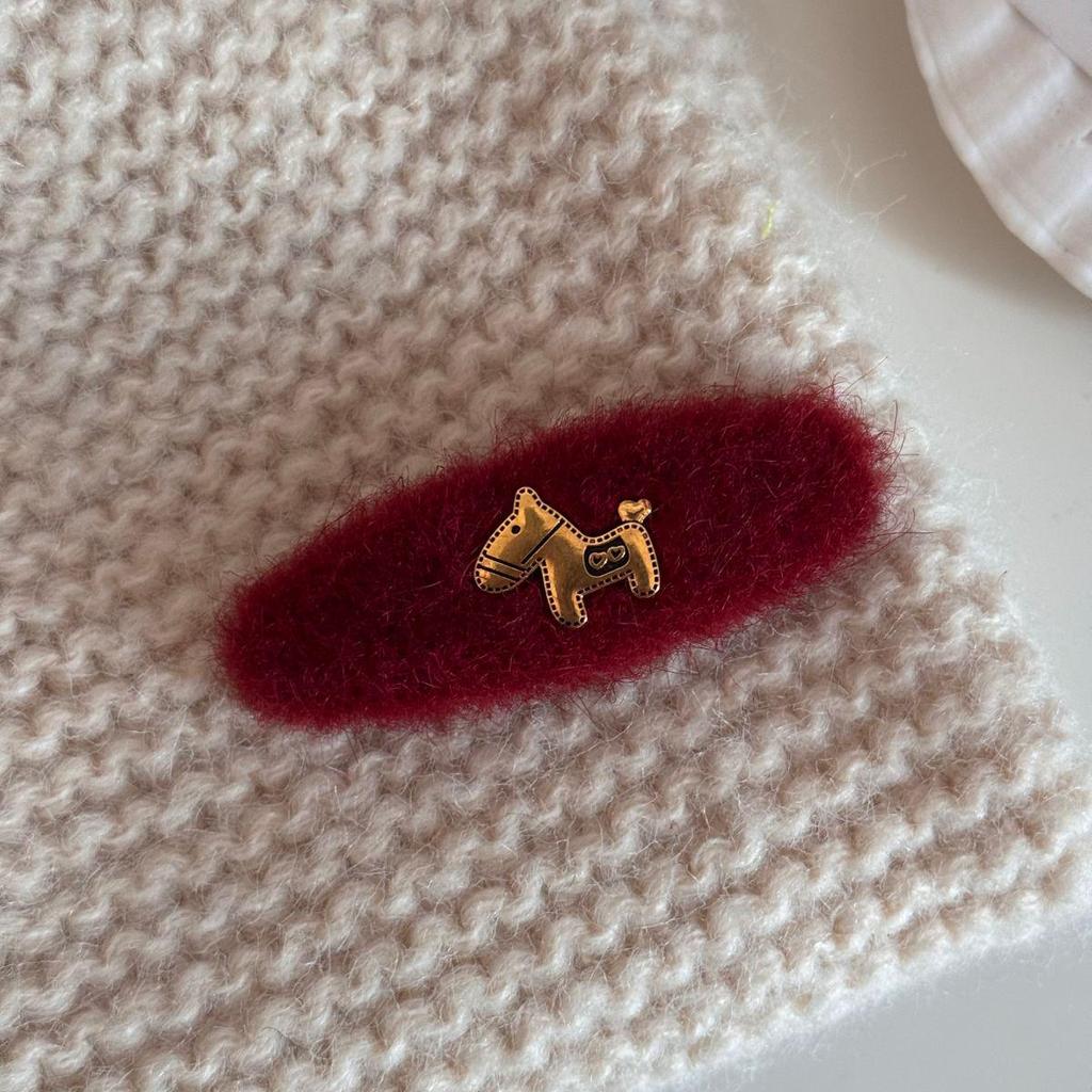 Red & Gold Woolen Horse Hair Clip for Women